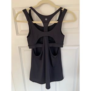 Lululemon size 4 tank w/built in sports bra